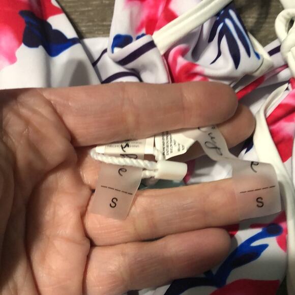 Cupshe Reversible Floral & Stripe 2 pc Bikini NWT - Picture 6 of 6